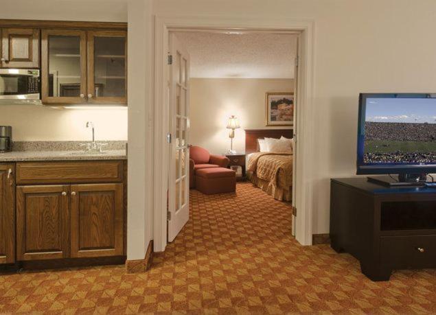 Ann Arbor Regent Hotel And Suites Exteriér fotografie